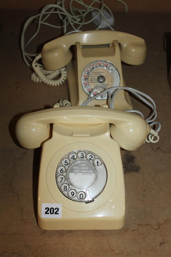 2 Bakelite telephones (cream)